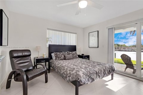 Casa en venta en Pompano Beach, Florida, 3 dormitorios, 226.5 m2 № 1031328 - foto 18