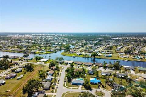 House in North Port, Florida 3 bedrooms, 117.52 sq.m. № 1212130 - photo 3