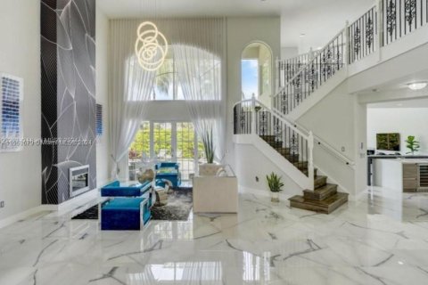 Villa ou maison à vendre à Miramar, Floride: 5 chambres, 419.18 m2 № 1065290 - photo 3