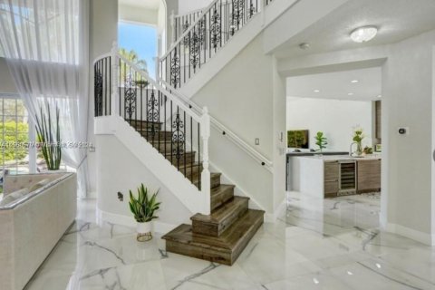Villa ou maison à vendre à Miramar, Floride: 5 chambres, 419.18 m2 № 1065290 - photo 5