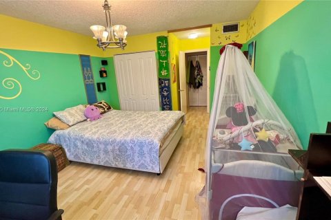 Купить кондоминиум в Халландейл-Бич, Флорида 5 комнат, 106.84м2, № 1228415 - фото 15