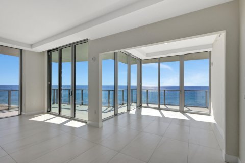 Condominio en venta en Riviera Beach, Florida, 2 dormitorios, 191.84 m2 № 1222418 - foto 16