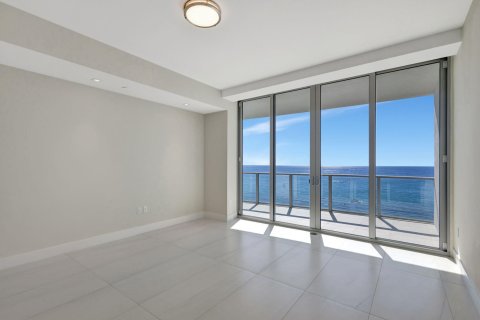 Condominio en venta en Riviera Beach, Florida, 2 dormitorios, 191.84 m2 № 1222418 - foto 14
