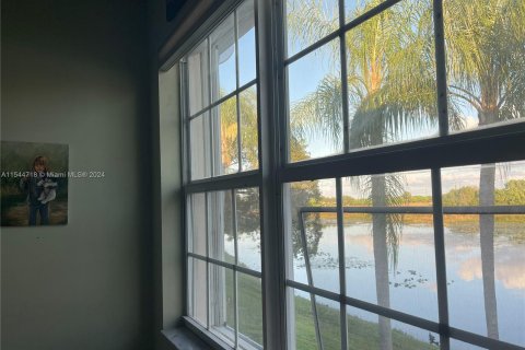 Townhouse in Weston, Florida 2 bedrooms, 105.07 sq.m. № 1047162 - photo 20