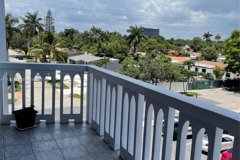 Copropriété à vendre à Hallandale Beach, Floride: 2 chambres, 117.06 m2 № 1241898 - photo 5