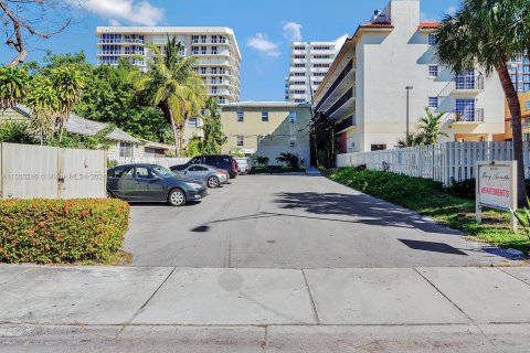 Immobilier commercial à vendre à Surfside, Floride № 1076389 - photo 8