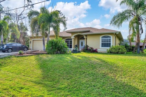 Villa ou maison à vendre à North Port, Floride: 4 chambres, 214.05 m2 № 1086307 - photo 1