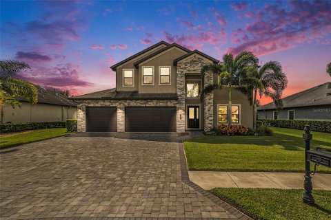 Casa en venta en Land O' Lakes, Florida, 4 dormitorios, 361.48 m2 № 1394559 - foto 1