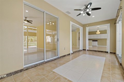 House in Tampa, Florida 4 bedrooms, 230.86 sq.m. № 1063042 - photo 10