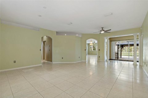 House in Tampa, Florida 4 bedrooms, 230.86 sq.m. № 1063042 - photo 6