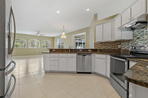 House in Tampa, Florida 4 bedrooms, 230.86 sq.m. № 1063042 - photo 17