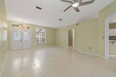 House in Tampa, Florida 4 bedrooms, 230.86 sq.m. № 1063042 - photo 8