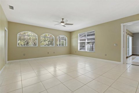 House in Tampa, Florida 4 bedrooms, 230.86 sq.m. № 1063042 - photo 12
