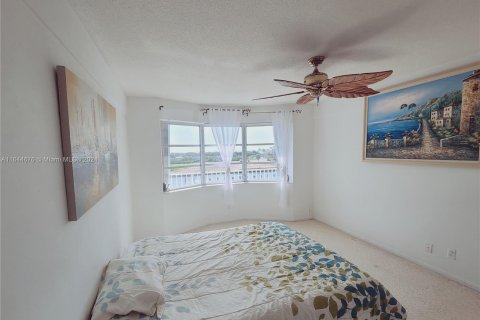 Copropriété à vendre à Deerfield Beach, Floride: 2 chambres, 78.97 m2 № 1348396 - photo 19