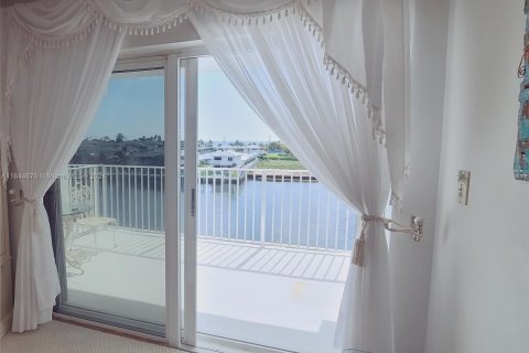 Copropriété à vendre à Deerfield Beach, Floride: 2 chambres, 78.97 m2 № 1348396 - photo 13