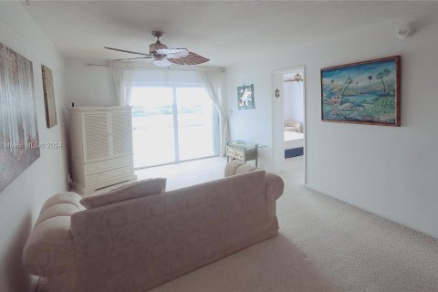 Copropriété à vendre à Deerfield Beach, Floride: 2 chambres, 78.97 m2 № 1348396 - photo 12