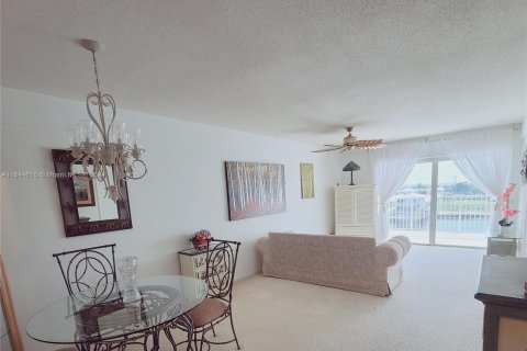 Copropriété à vendre à Deerfield Beach, Floride: 2 chambres, 78.97 m2 № 1348396 - photo 10