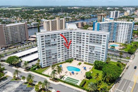 Condominio en venta en Pompano Beach, Florida, 1 dormitorio, 72 m2 № 1348395 - foto 25