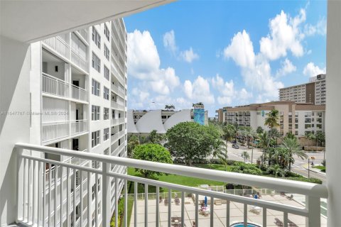 Copropriété à vendre à Pompano Beach, Floride: 1 chambre, 72 m2 № 1348395 - photo 18