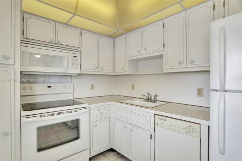 Copropriété à vendre à Pompano Beach, Floride: 1 chambre, 72 m2 № 1348395 - photo 7