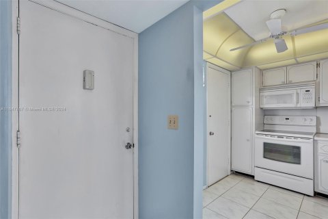 Copropriété à vendre à Pompano Beach, Floride: 1 chambre, 72 m2 № 1348395 - photo 4