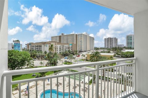 Copropriété à vendre à Pompano Beach, Floride: 1 chambre, 72 m2 № 1348395 - photo 1