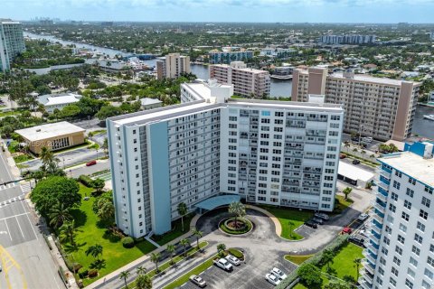 Condominio en venta en Pompano Beach, Florida, 1 dormitorio, 72 m2 № 1348395 - foto 24