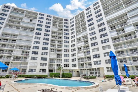 Condominio en venta en Pompano Beach, Florida, 1 dormitorio, 72 m2 № 1348395 - foto 22