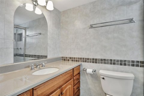 Copropriété à vendre à Pompano Beach, Floride: 1 chambre, 72 m2 № 1348395 - photo 10