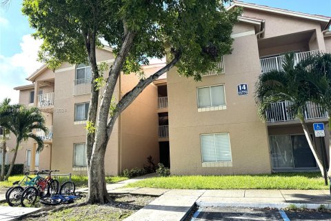 Condo in Miami, Florida, 2 bedrooms  № 1330982 - photo 30