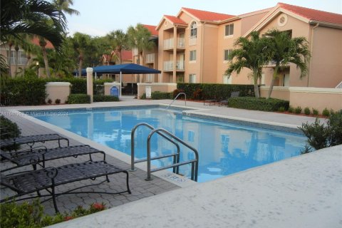 Condo in Miami, Florida, 2 bedrooms  № 1330982 - photo 21