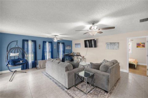 Casa en venta en Silver Springs Shores, Florida, 4 dormitorios, 182.83 m2 № 1388440 - foto 10