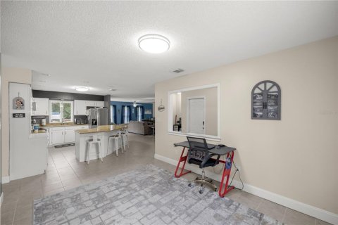 Casa en venta en Silver Springs Shores, Florida, 4 dormitorios, 182.83 m2 № 1388440 - foto 9