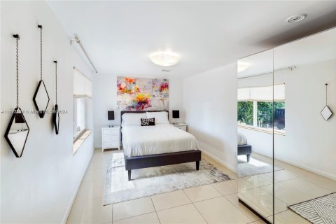 Casa en venta en Sunny Isles Beach, Florida, 5 dormitorios, 182.92 m2 № 1281796 - foto 18