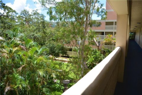 Condo in Lauderhill, Florida, 1 bedroom  № 1226651 - photo 8