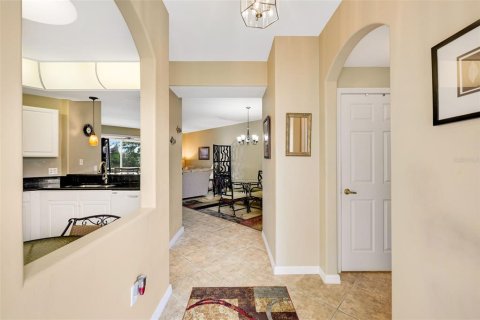 Condo in Fort Myers, Florida, 2 bedrooms  № 1055458 - photo 2