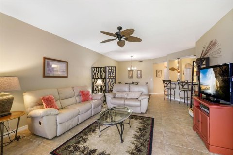 Condo in Fort Myers, Florida, 2 bedrooms  № 1055458 - photo 14