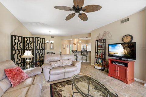 Condo in Fort Myers, Florida, 2 bedrooms  № 1055458 - photo 15