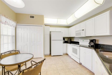 Copropriété à vendre à Fort Myers, Floride: 2 chambres, 103.68 m2 № 1055458 - photo 3