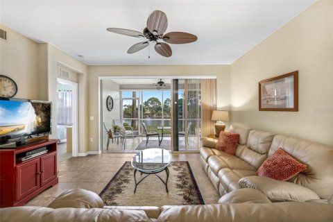 Condo in Fort Myers, Florida, 2 bedrooms  № 1055458 - photo 12