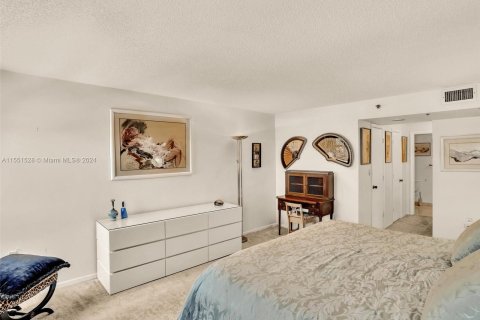 Condo in Hollywood, Florida, 2 bedrooms  № 1076176 - photo 29
