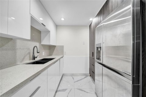 Copropriété à vendre à Aventura, Floride: 2 chambres, 105.72 m2 № 1305160 - photo 11