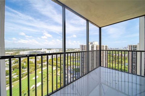 Copropriété à vendre à Aventura, Floride: 2 chambres, 105.72 m2 № 1305160 - photo 29