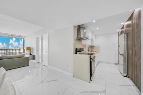 Condo in Aventura, Florida, 2 bedrooms  № 1305160 - photo 7