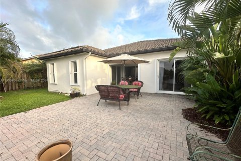 Villa ou maison à vendre à Cutler Bay, Floride: 3 chambres, 179.58 m2 № 1305158 - photo 2