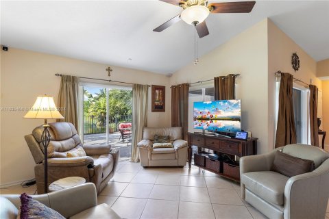 Casa en venta en Cutler Bay, Florida, 3 dormitorios, 179.58 m2 № 1305158 - foto 14