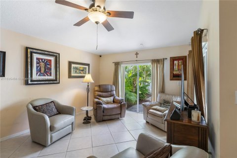 Casa en venta en Cutler Bay, Florida, 3 dormitorios, 179.58 m2 № 1305158 - foto 13