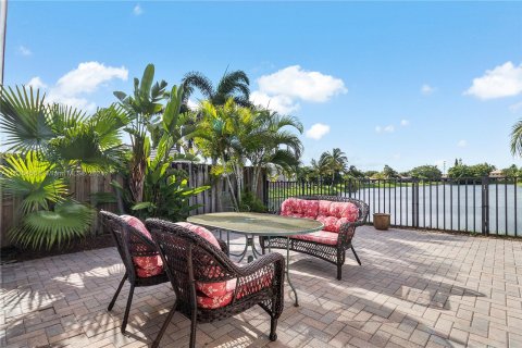 Villa ou maison à vendre à Cutler Bay, Floride: 3 chambres, 179.58 m2 № 1305158 - photo 7