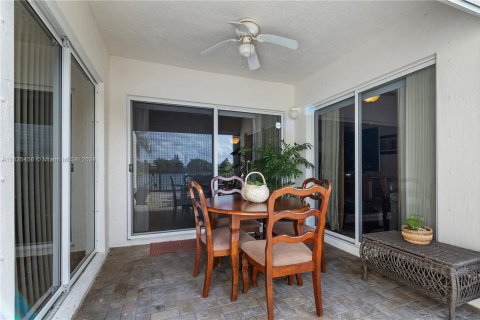 Casa en venta en Cutler Bay, Florida, 3 dormitorios, 179.58 m2 № 1305158 - foto 10