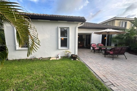 Casa en venta en Cutler Bay, Florida, 3 dormitorios, 179.58 m2 № 1305158 - foto 3